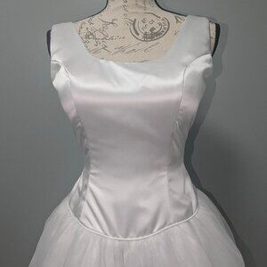 Nina Balducci labels 6 came from preservation box white dress